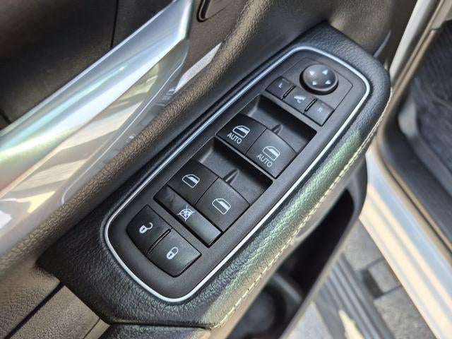 2023 RAM 1500 Laramie 4x2 Crew Cab 5'7" Box