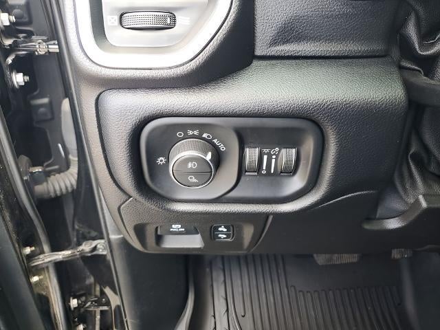 2019 RAM 1500 Big Horn/Lone Star 4x4 Crew Cab 5'7" Box