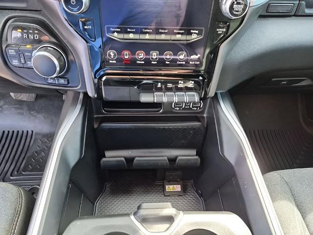 2020 RAM 1500 Big Horn 4x4 Crew Cab 5'7" Box