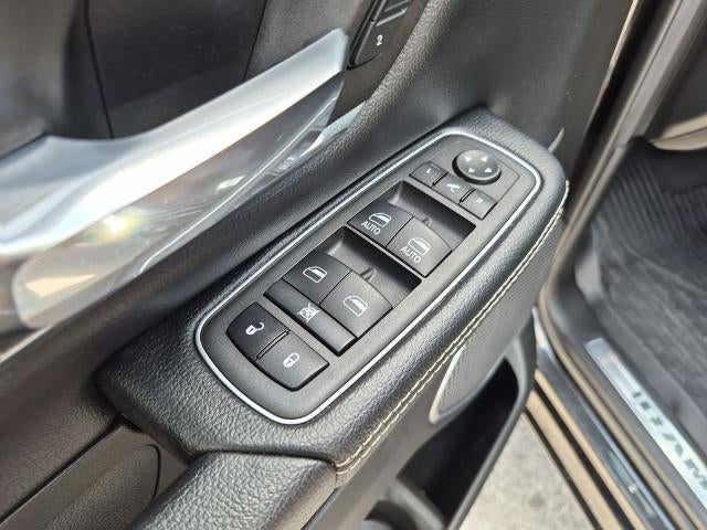 2022 RAM 1500 Laramie 4x4 Crew Cab 5'7" Box