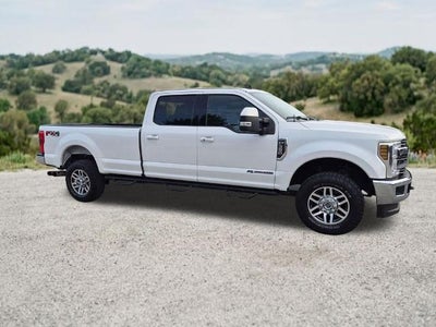 2019 Ford Super Duty F-350 SRW LARIAT 4WD Crew Cab 6.75' Box