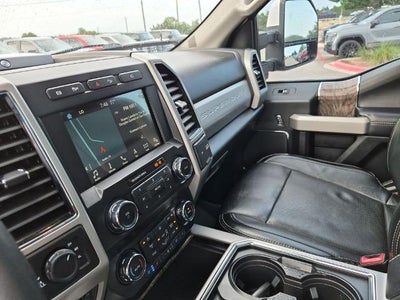 2019 Ford Super Duty F-350 SRW LARIAT 4WD Crew Cab 6.75' Box