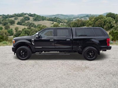 2017 Ford Super Duty F-350 SRW Platinum 4WD Crew Cab 6.75' Box