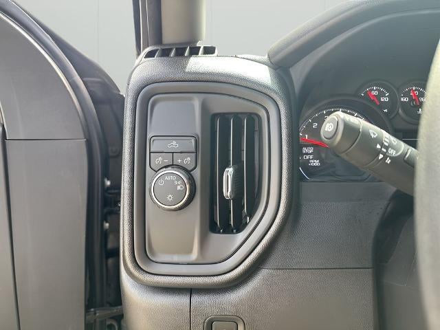 2022 Chevrolet Silverado 1500 Crew Cab Short Box 2-Wheel Drive Custom