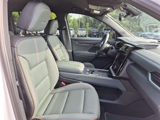 2026 GMC Acadia AWD AT4