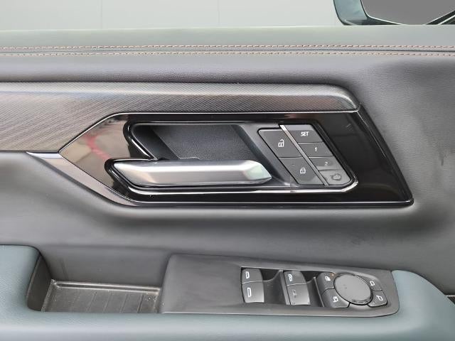 2025 GMC Yukon XL 4WD 4dr AT4