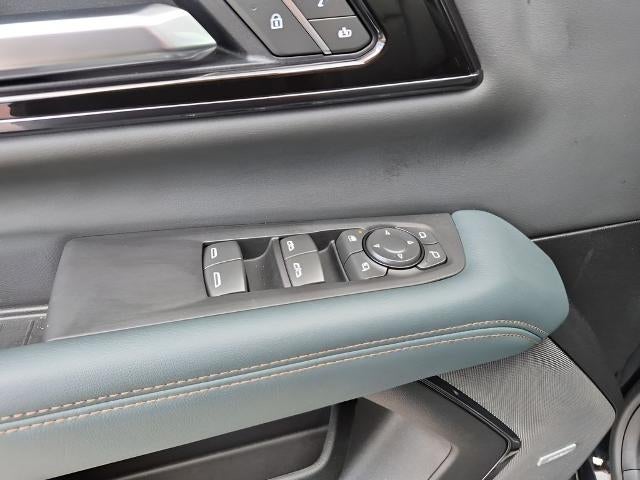 2025 GMC Yukon XL 4WD 4dr AT4