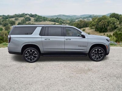 2025 Chevrolet Suburban 4WD RST