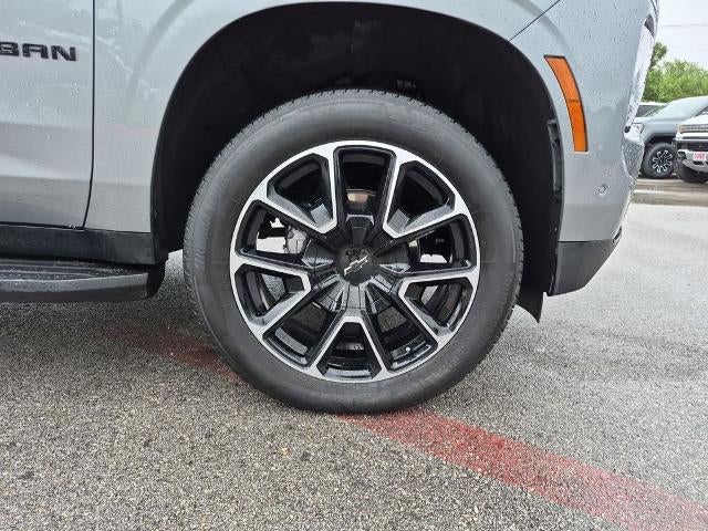 2025 Chevrolet Suburban 4WD RST