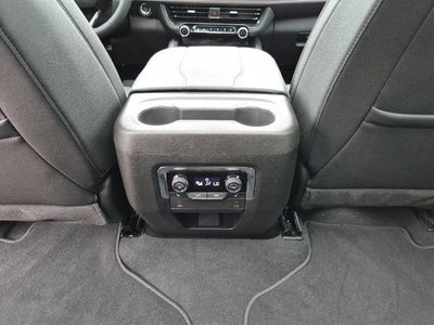 2025 Chevrolet Suburban 4WD RST