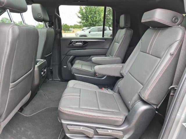 2025 Chevrolet Suburban 4WD RST