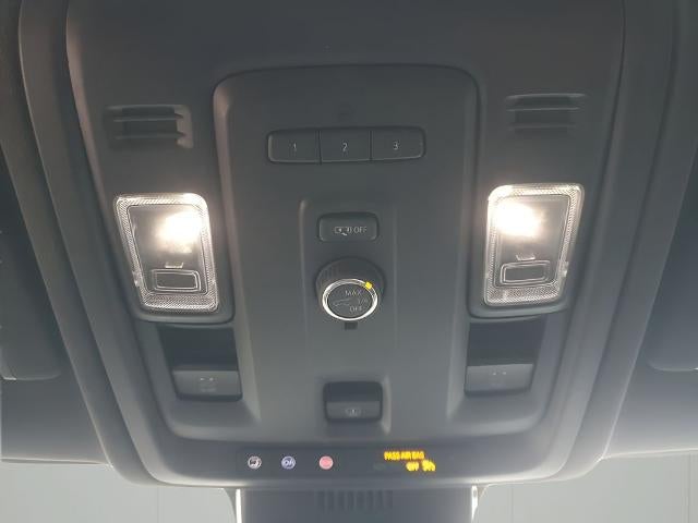 2023 Chevrolet Suburban 2WD RST