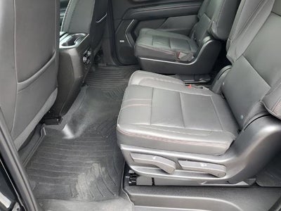 2022 Chevrolet Suburban 4WD RST