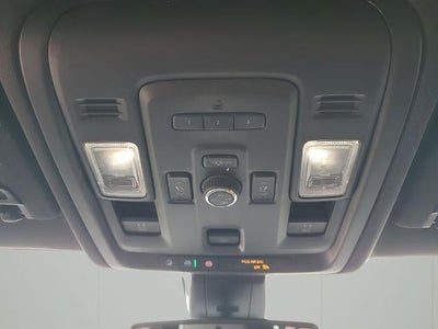 2022 Chevrolet Suburban 4WD RST