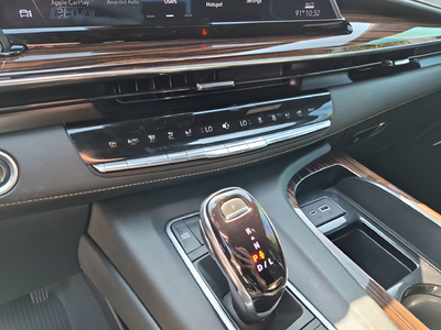 2022 Cadillac Escalade Premium Luxury