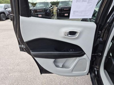 2018 Jeep Compass Latitude FWD