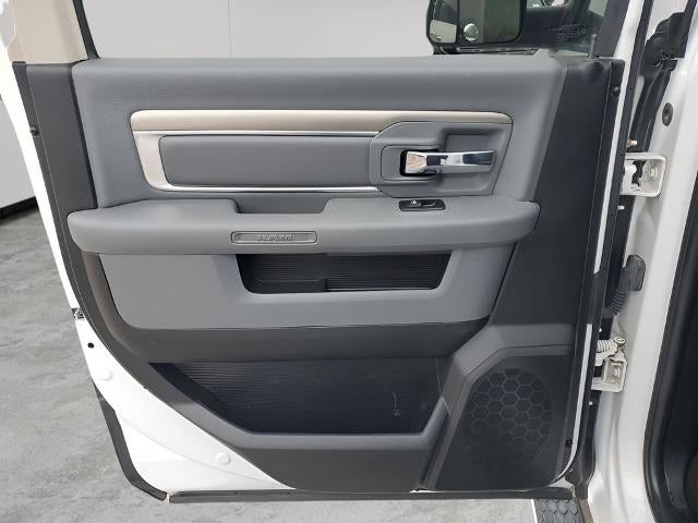 2018 RAM 3500 Lone Star 4x4 Crew Cab 6'4" Box