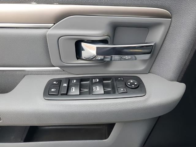 2018 RAM 3500 Lone Star 4x4 Crew Cab 6'4" Box