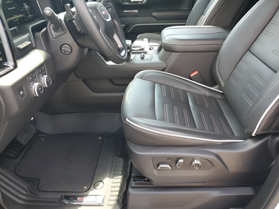 2025 GMC Sierra 1500 Crew Cab Short Box 4-Wheel Drive AT4X