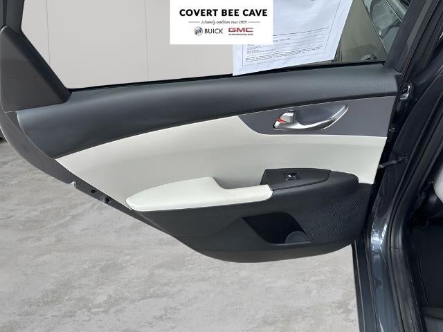 2022 Kia Forte LXS IVT