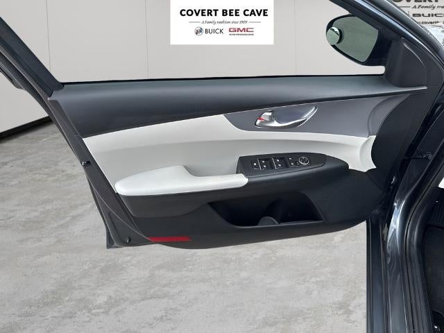 2022 Kia Forte LXS IVT