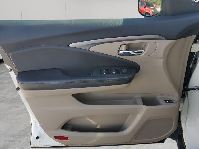 2016 Honda Pilot 2WD EX-L with DVD Rear Entertainment System