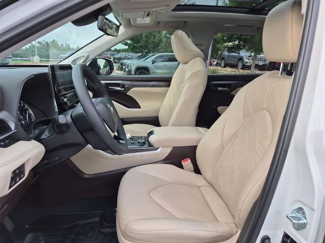 2022 Toyota Highlander Platinum AWD (Natl)