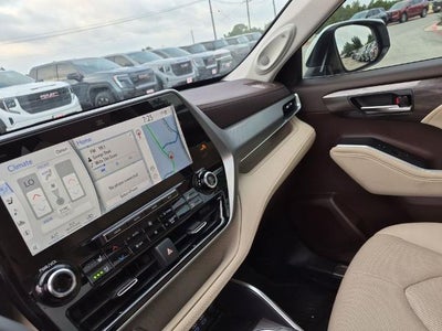 2022 Toyota Highlander Platinum AWD (Natl)