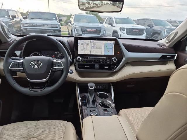 2022 Toyota Highlander Platinum AWD (Natl)