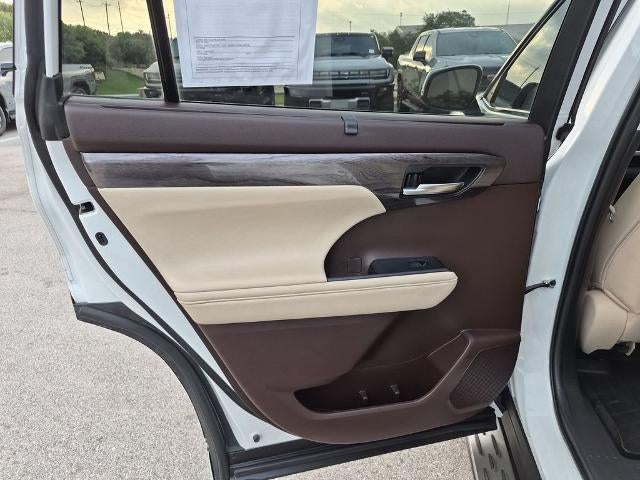 2022 Toyota Highlander Platinum AWD (Natl)