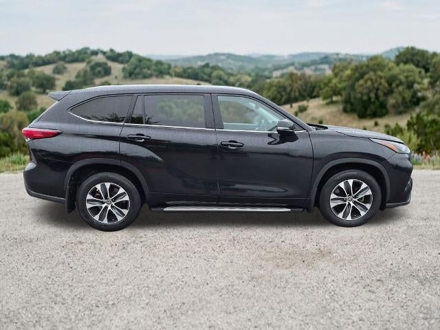 2022 Toyota Highlander XLE FWD (Natl)