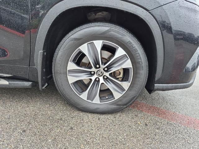 2022 Toyota Highlander XLE FWD (Natl)