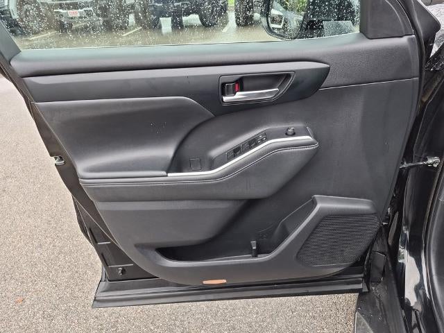 2022 Toyota Highlander XLE FWD (Natl)