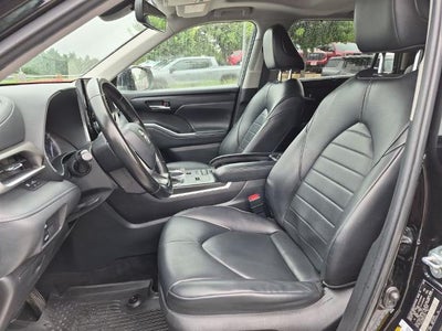 2022 Toyota Highlander XLE FWD (Natl)
