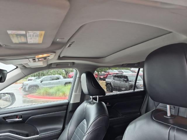 2022 Toyota Highlander XLE FWD (Natl)