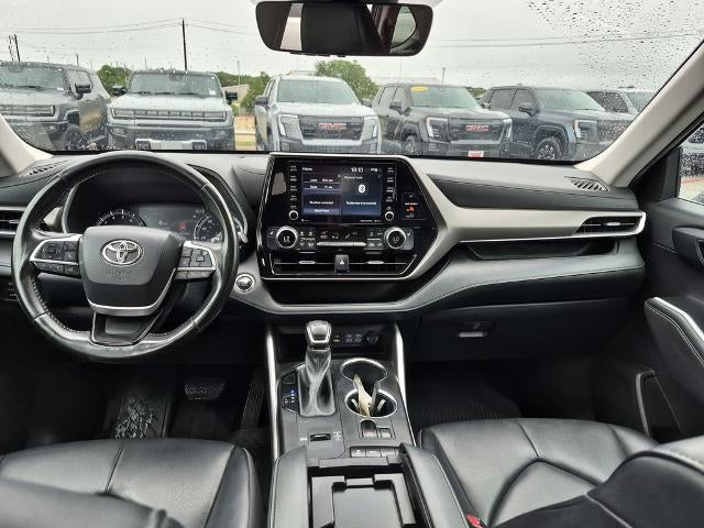 2022 Toyota Highlander XLE FWD (Natl)
