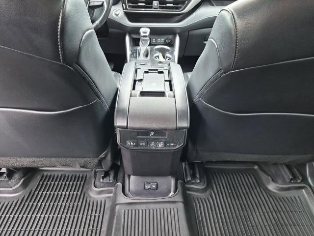 2022 Toyota Highlander XLE FWD (Natl)