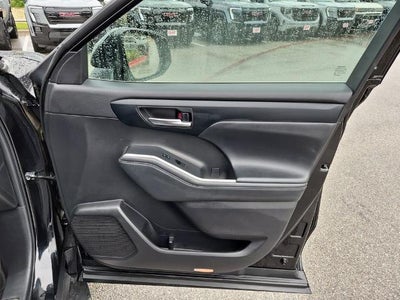 2022 Toyota Highlander XLE FWD (Natl)
