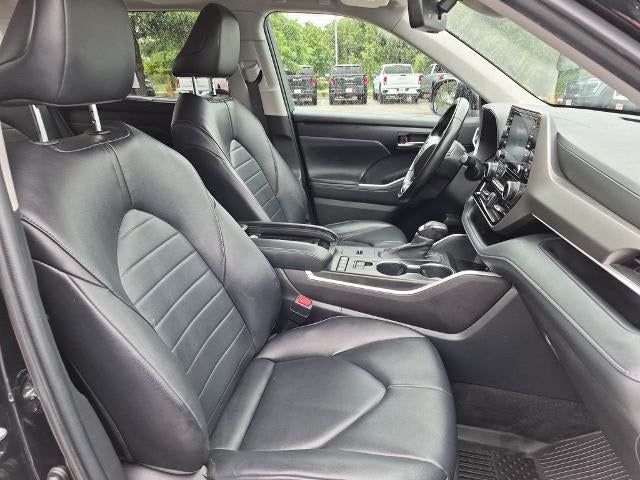 2022 Toyota Highlander XLE FWD (Natl)