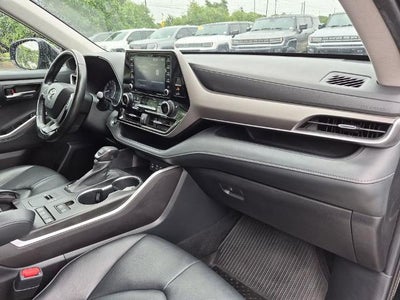 2022 Toyota Highlander XLE FWD (Natl)