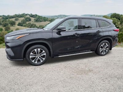 2022 Toyota Highlander XLE FWD (Natl)