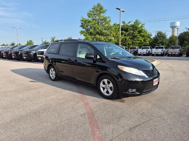 2014 Toyota Sienna 5dr 8-Pass Van V6 LE FWD (Natl)
