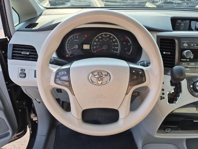 2014 Toyota Sienna 5dr 8-Pass Van V6 LE FWD (Natl)