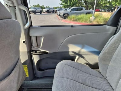 2014 Toyota Sienna 5dr 8-Pass Van V6 LE FWD (Natl)