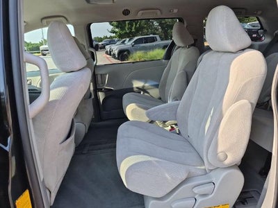 2014 Toyota Sienna 5dr 8-Pass Van V6 LE FWD (Natl)