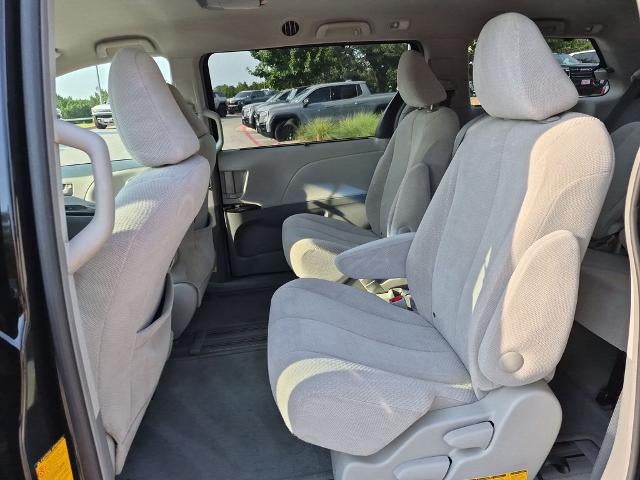 2014 Toyota Sienna 5dr 8-Pass Van V6 LE FWD (Natl)