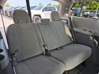 2014 Toyota Sienna 5dr 8-Pass Van V6 LE FWD (Natl)