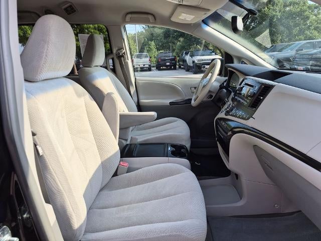 2014 Toyota Sienna 5dr 8-Pass Van V6 LE FWD (Natl)