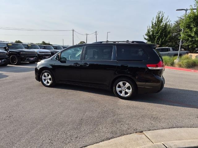 2014 Toyota Sienna 5dr 8-Pass Van V6 LE FWD (Natl)
