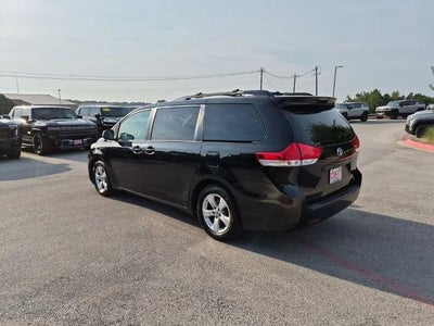 2014 Toyota Sienna 5dr 8-Pass Van V6 LE FWD (Natl)